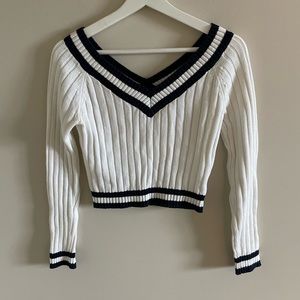 Forever 21 White V-Neck Ribbed Sweater with Black Trim